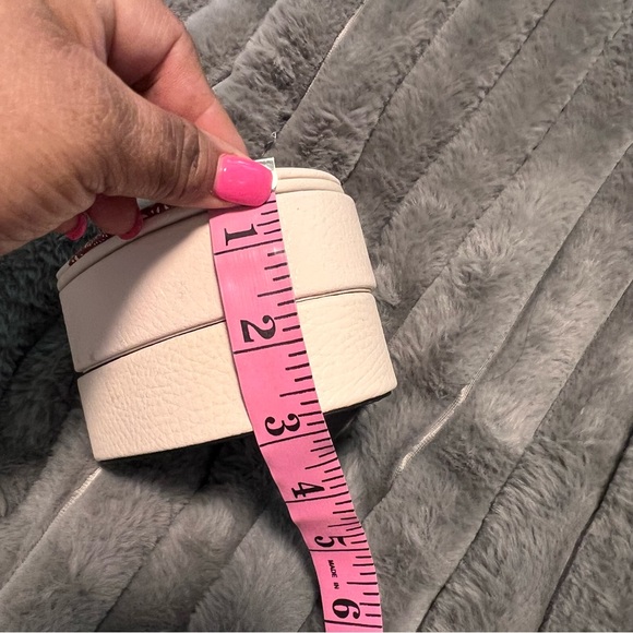 Pandora Pink Leather Heart Shaped Tiered Jewelry Box - Picture 3 of 8